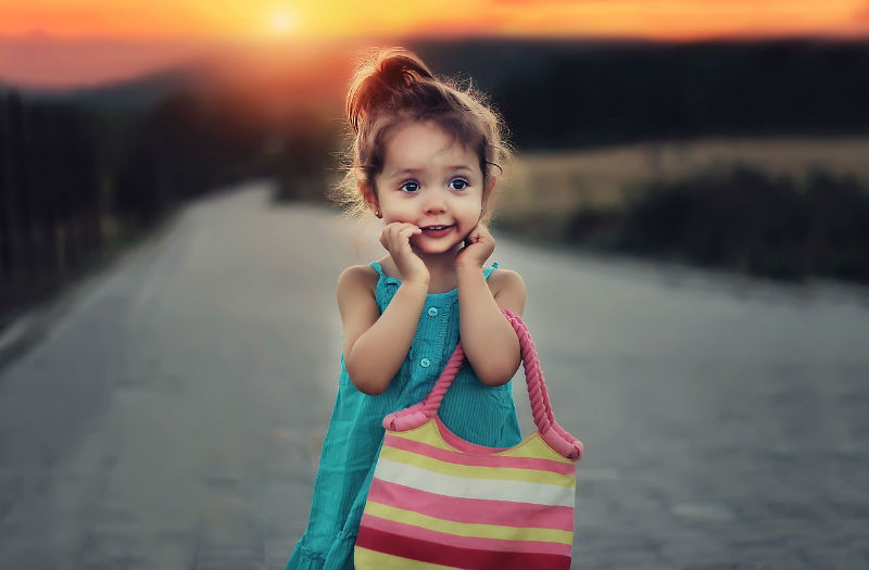 niña desorientada