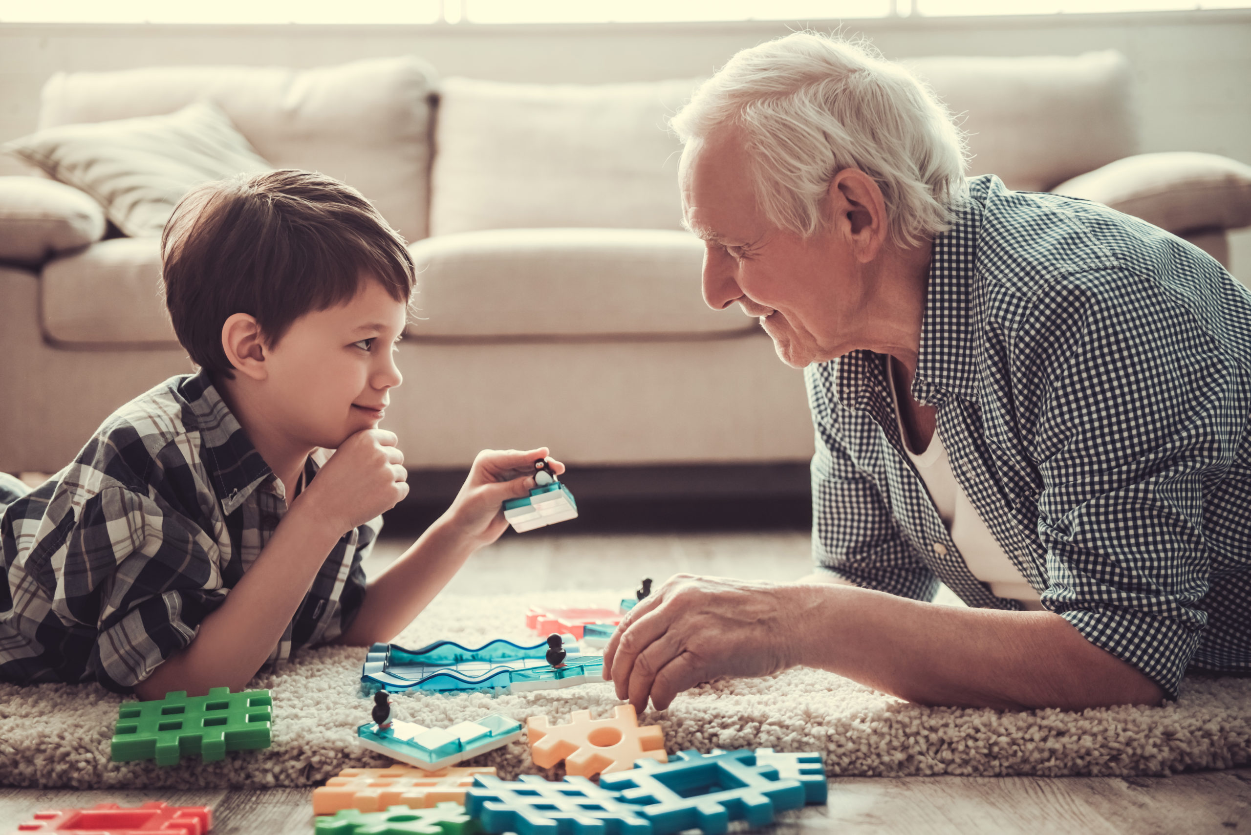 Juegos para jugar con los abuelos: ¡Jugar no tiene edad!